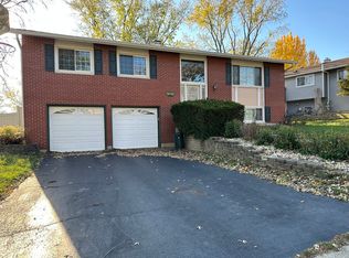 6112 Allan Dr, Woodridge, IL