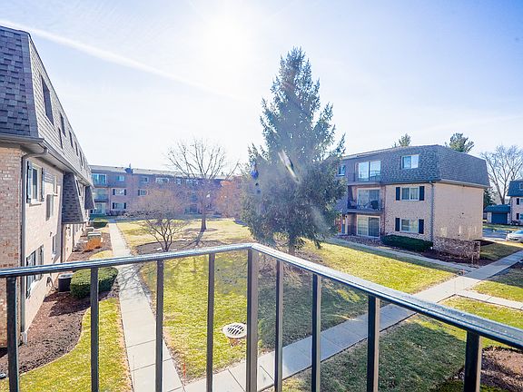 4th image of 876 S Plum Grove Rd APT 208