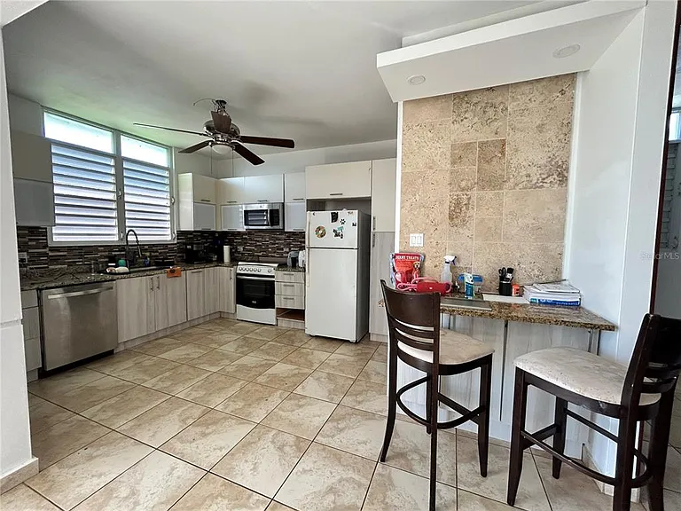345 Calle Tulipan — Photo 22