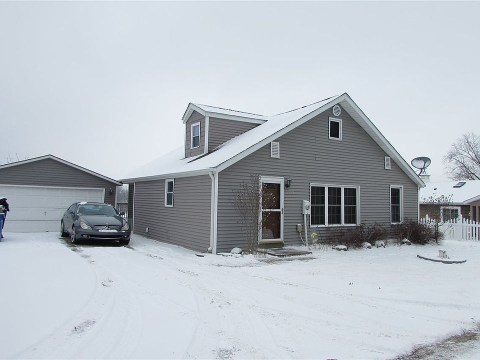 1st image of 2557 E Beech Ave