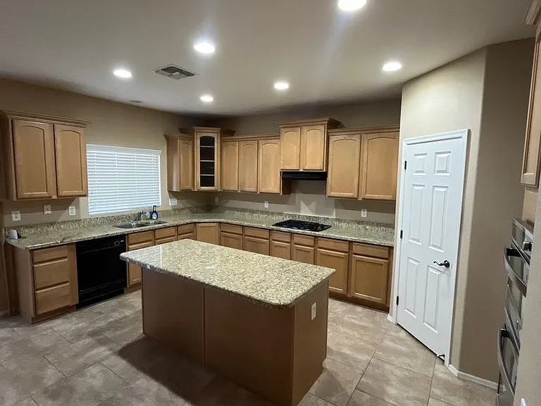 39203 N Carolina Ave — Photo 2