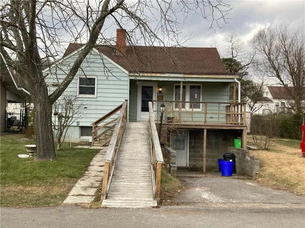 214 Sangston Ave, Masontown, PA 15461
