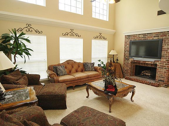 3rd image of 2227 Fawnfield Ln