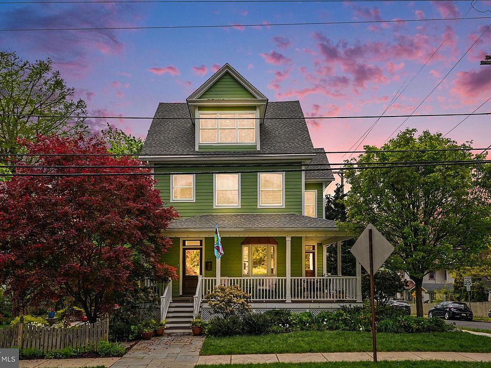 1st image of 218 Green St