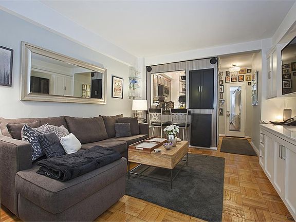 5th image of 240 E 46th St APT 1G