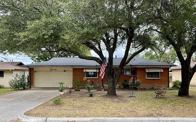 1st image of 3540 Montreal Cir