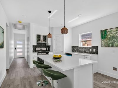 9704 Valley Mills Ln, Dallas, TX, 75227