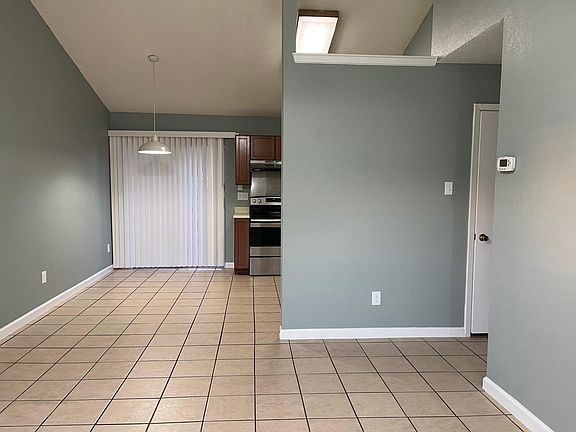 5th image of 1015 E Yager Ln Unit 53