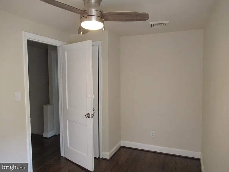1304 Princess St — Photo 13