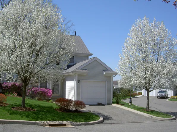 1805 Cypress Dr, Danbury, CT 06811