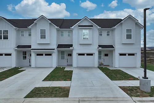 109 High Park Cir Photo 1