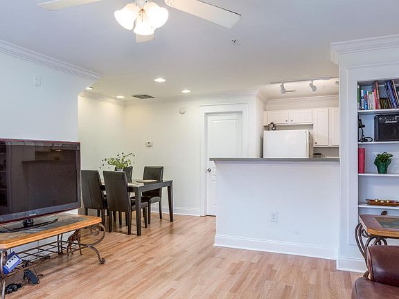 5th image of 3914 Cherokee Woods Way APT 209