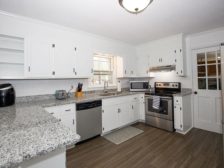 901 Glendale Dr — Photo 5