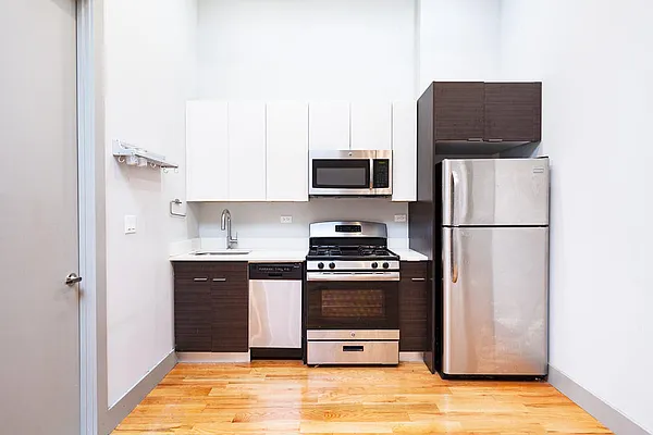 Rented by Brooklyn Group | media 11