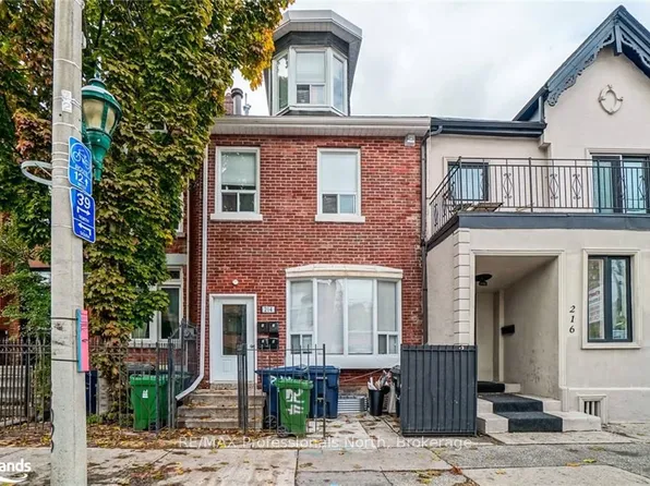 214 Gerrard St E, Toronto, ON M5A 2E6