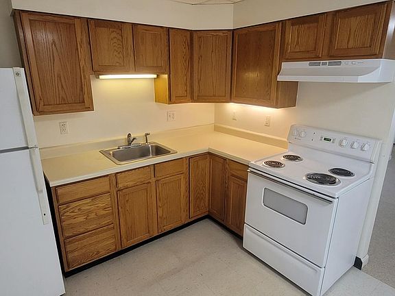 3rd image of 22 Main St #3