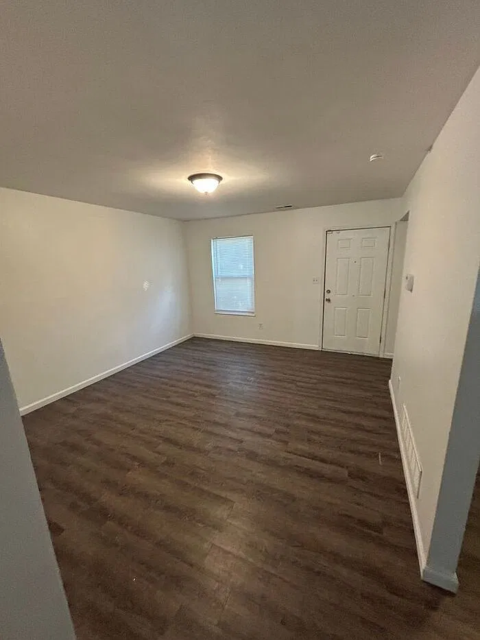 2 bed, 1.0 bath, 875 sqft, $964 — Photo 3