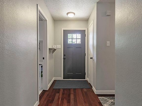 4th image of 16560 Jasmine Springs Dr