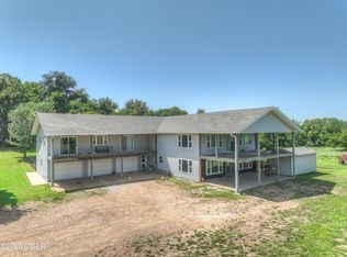 1834 S Black Cat Rd, Joplin, MO 64801