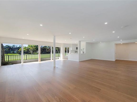 4th image of 104 Clubhouse DR #272