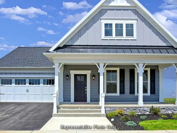 301 Freedom Dr, Ephrata, PA 17522