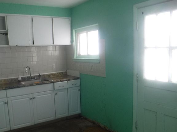 4th image of 1686 N Jefferson Ave