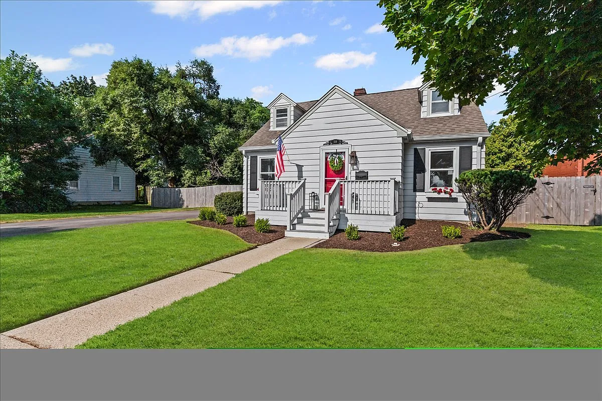 308 S Slusser St photo 1