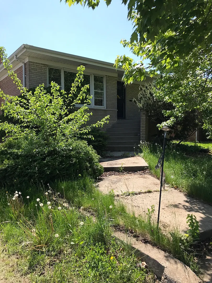 587 Calhoun Ave photo 1