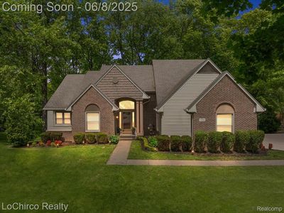 7394 Water Oaks Dr, West Bloomfield, MI, 48324