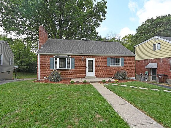 3rd image of 7939 Colette Ln