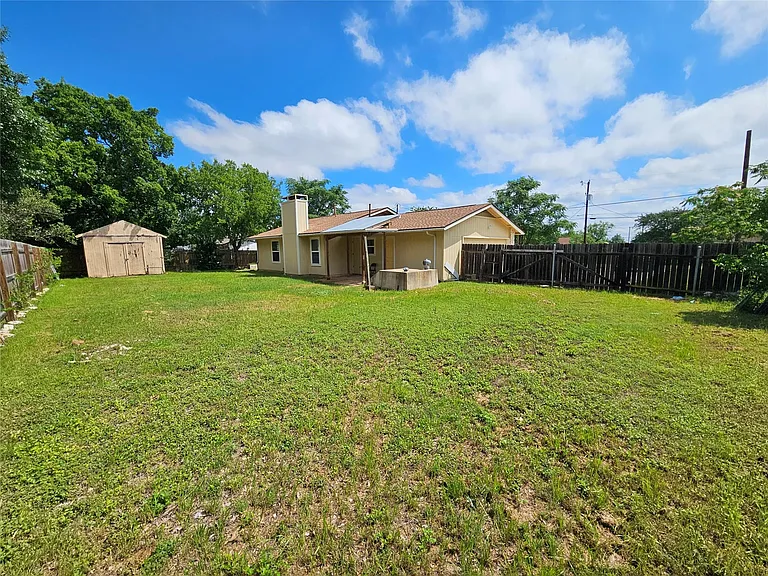 2603 Peach Tree Ln — Photo 25