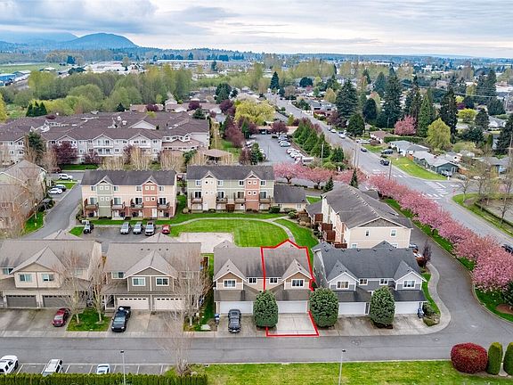 4th image of 557 Neff Circle