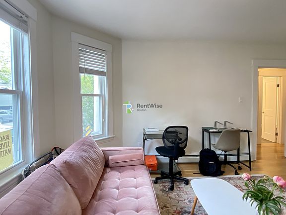 5th image of 319 Columbia St #11