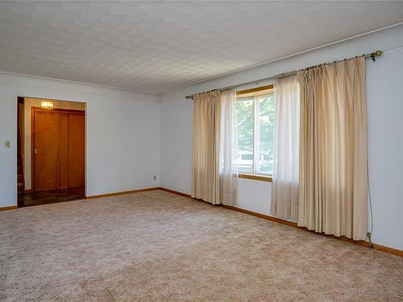 5th image of 2862 Hamden Dr