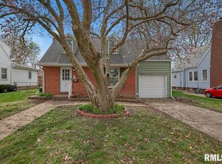 710 W Meadows Pl, Peoria, IL 61604