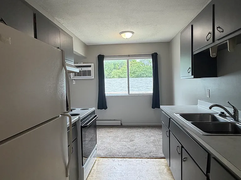 5910 W Broadway Ave — Photo 6