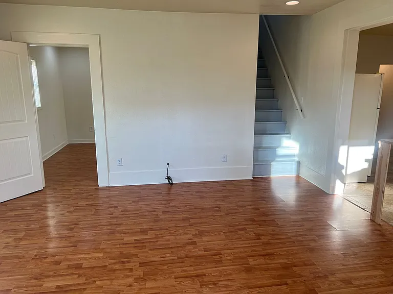 1853 Garden Ave — Photo 3