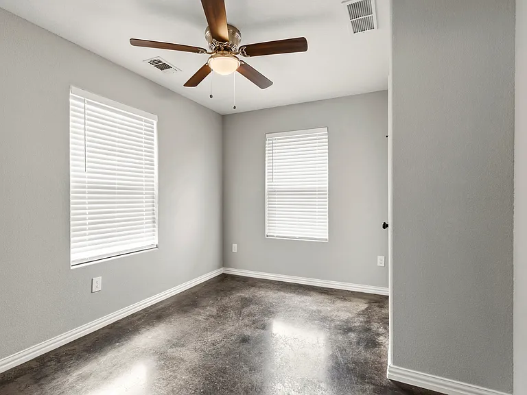 933 Rice St — Photo 13