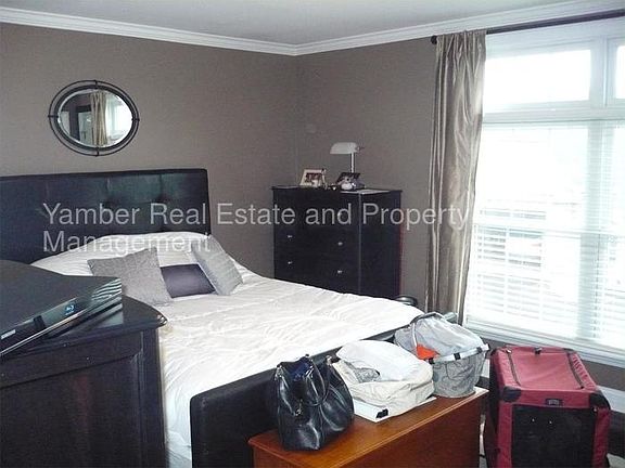3rd image of 3891 S Pointe Dr Unit C
