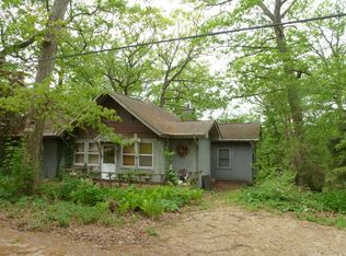 6N942 Irving Ave, St Charles, IL 60174