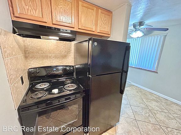 4th image of 733 Miller Ct