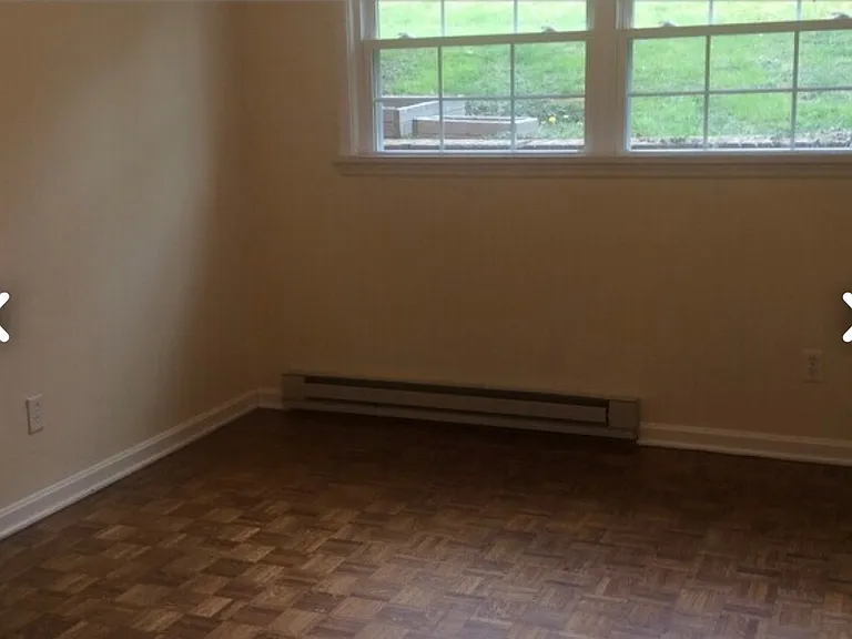 601 W Poplar St #2 — Photo 5