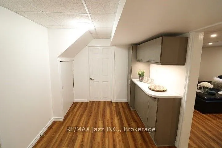 1235 Somerville St #LOWER — Photo 11