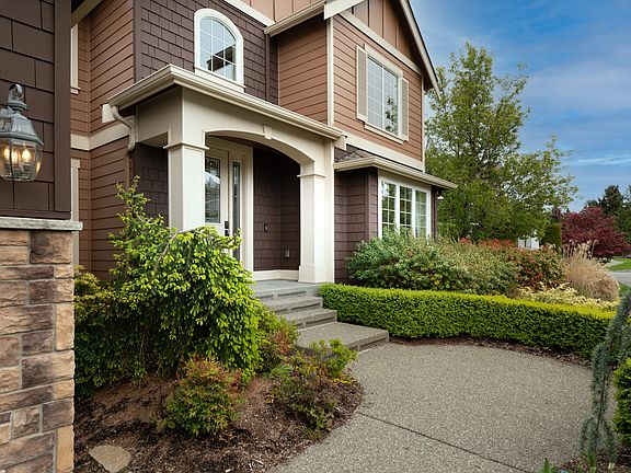 3,960 SQFT Home in Top Issaquah Schools