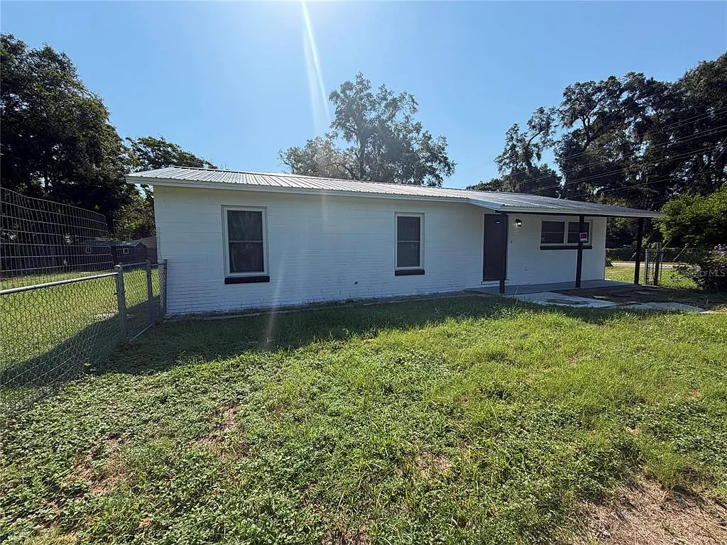 2 bed, 2.0 bath, 1104 sqft, $1,890 — Photo 3