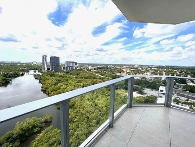 17111 Biscayne Blvd #2102 — Photo 36
