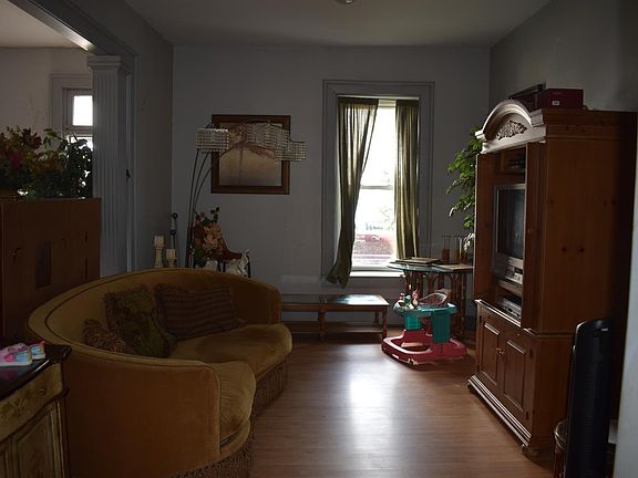3rd image of 211 Vine St Lot 4