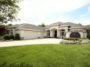 570 N Country Club Meadows Ct, Decatur, IL 62521