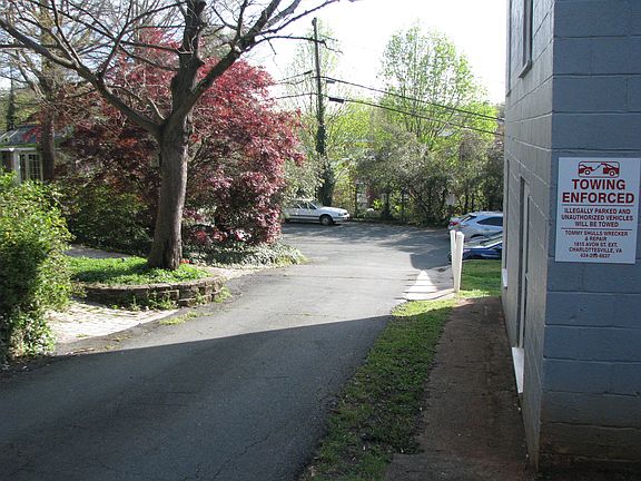 3rd image of 33 University Cir #3