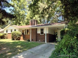 1027 W Blue Ridge Rd, East Flat Rock, NC 28726